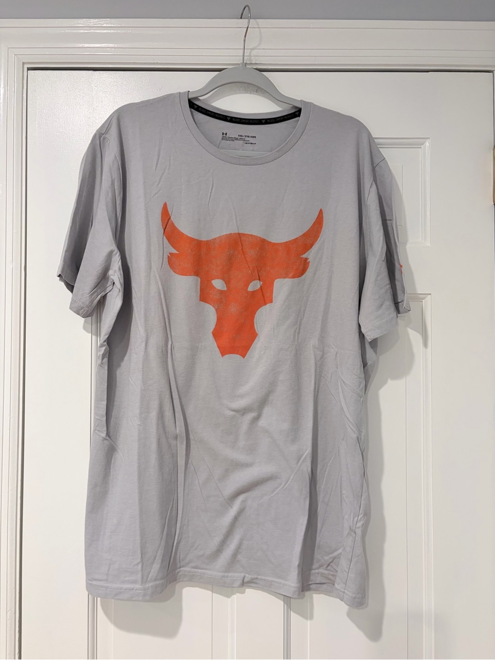Under Armour Men’s Light Gray Short-Sleeve Tee with Orange Bull Logo